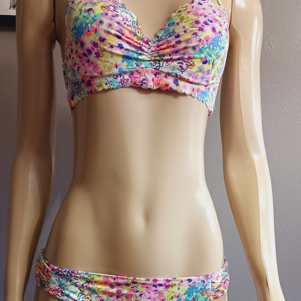Victoria's Secret NWOT 2pc abstract Floral Bikini top Ana d bottom Never Used - Picture 2 of 12
